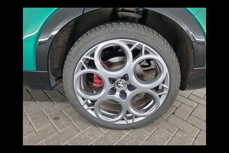 Alfa Romeo Tonale 1.3T PHEV Edizione Speciale | 280PK | Winterpakket | NL-Auto | Camera |