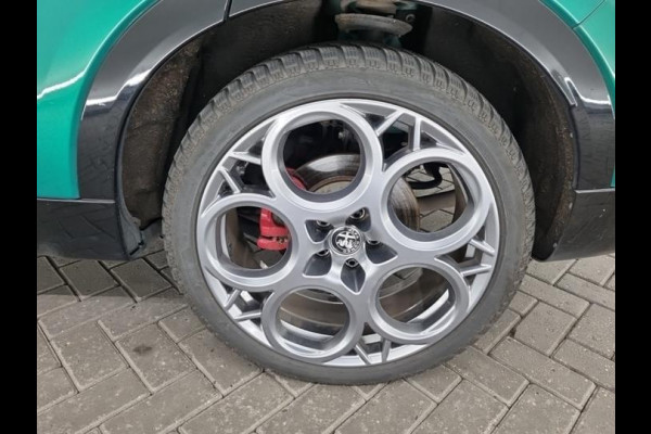 Alfa Romeo Tonale 1.3T PHEV Edizione Speciale | 280PK | Winterpakket | NL-Auto | Camera |