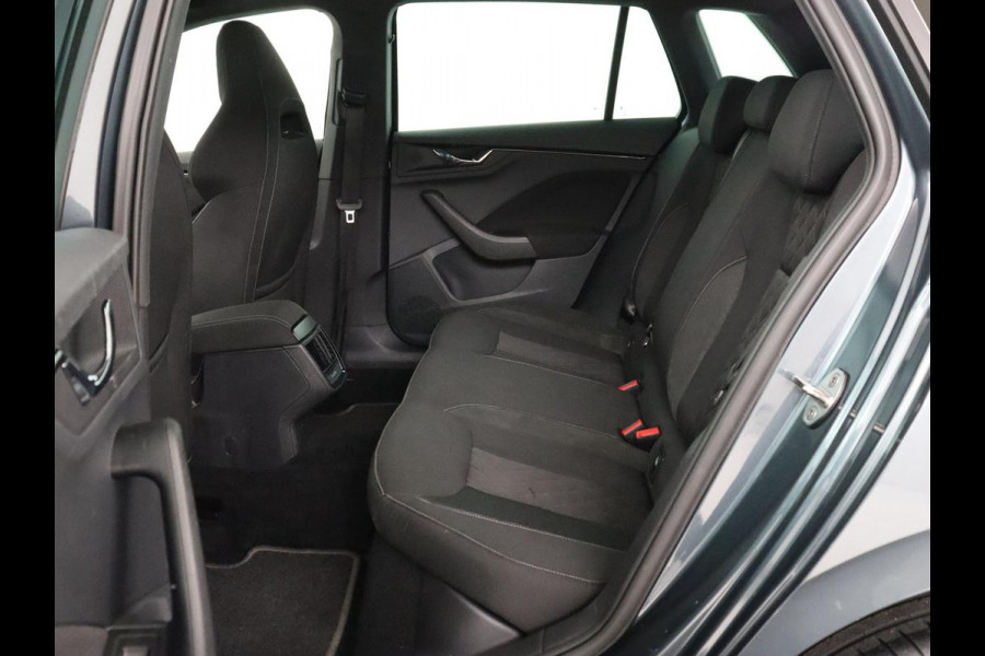 Škoda Kamiq 1.0 TSI Sport | Virtual Cockpit | Carplay | Navigatie | Sportstoelen | 17'' | Full LED | Climate control | Parkeerhulp | Cruise control | Bluetooth