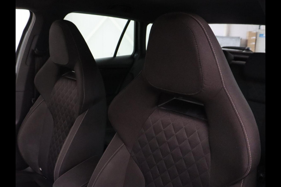 Škoda Kamiq 1.0 TSI Sport | Virtual Cockpit | Carplay | Navigatie | Sportstoelen | 17'' | Full LED | Climate control | Parkeerhulp | Cruise control | Bluetooth