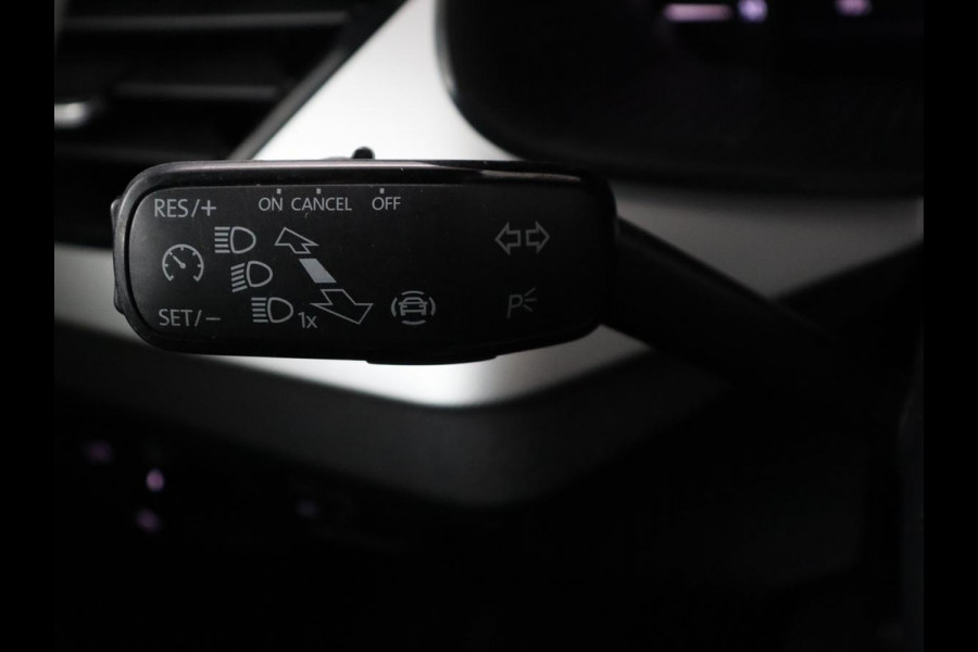 Škoda Kamiq 1.0 TSI Sport | Virtual Cockpit | Carplay | Navigatie | Sportstoelen | 17'' | Full LED | Climate control | Parkeerhulp | Cruise control | Bluetooth