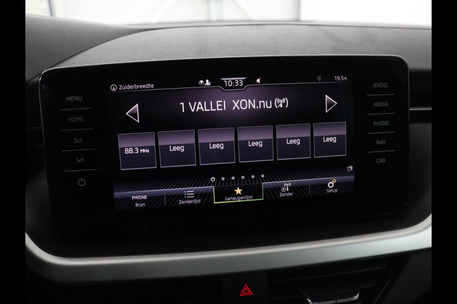 Škoda Kamiq 1.0 TSI Sport | Virtual Cockpit | Carplay | Navigatie | Sportstoelen | 17'' | Full LED | Climate control | Parkeerhulp | Cruise control | Bluetooth