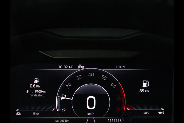 Škoda Kamiq 1.0 TSI Sport | Virtual Cockpit | Carplay | Navigatie | Sportstoelen | 17'' | Full LED | Climate control | Parkeerhulp | Cruise control | Bluetooth
