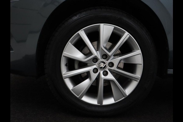Škoda Kamiq 1.0 TSI Sport | Virtual Cockpit | Carplay | Navigatie | Sportstoelen | 17'' | Full LED | Climate control | Parkeerhulp | Cruise control | Bluetooth