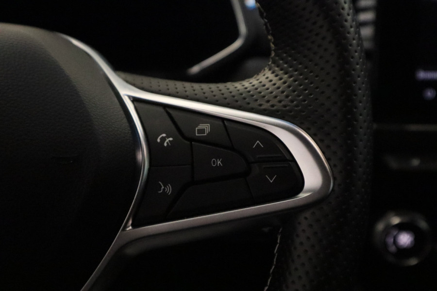 Renault Captur 1.6 E-Tech full hybrid 145 E-Tech engineered ACC PDC Navi Stoelverwarming 360 Camera NAP! * Hemelvaartsdag geopend van 12:00 tot 17:00u *