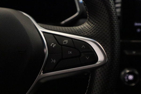 Renault Captur 1.6 E-Tech full hybrid 145 E-Tech engineered ACC PDC Navi Stoelverwarming 360 Camera NAP! * Hemelvaartsdag geopend van 12:00 tot 17:00u *