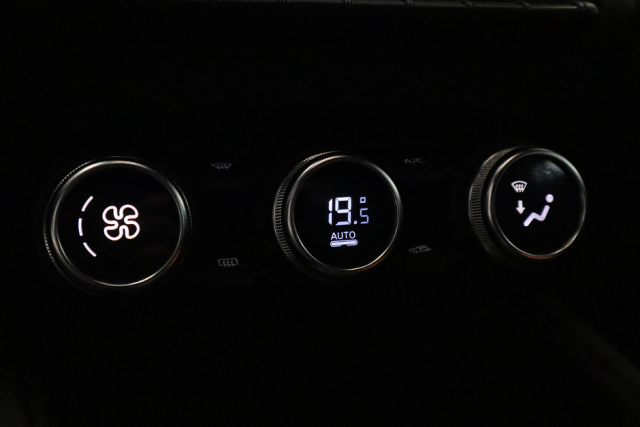 Renault Captur 1.6 E-Tech full hybrid 145 E-Tech engineered ACC PDC Navi Stoelverwarming 360 Camera NAP! * Hemelvaartsdag geopend van 12:00 tot 17:00u *