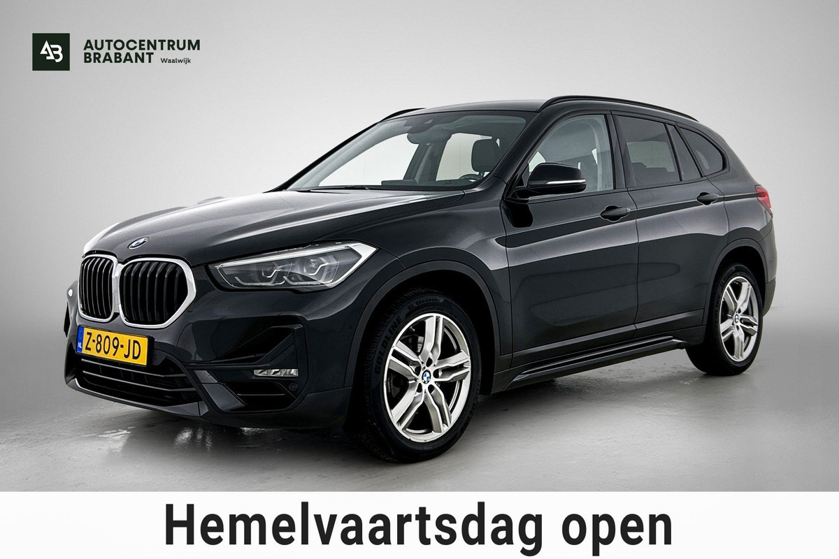 BMW X1 SDrive18i High Executive M Sport (M-PAKKET, SFEER, CAMERA, LED, SPORTSTOELEN, STOELVERWARMING, DEALER ONDERHOUDEN)