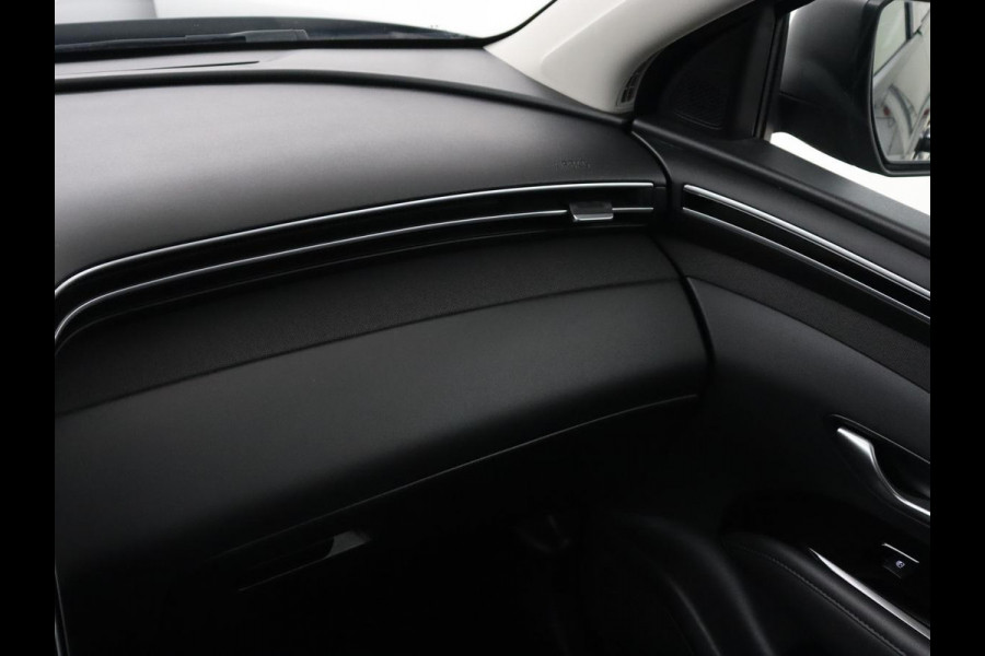 Hyundai Tucson 1.6 T-GDI PHEV Comfort 4WD | SOH 96% | Stoelverwarming | Trekhaak | Adaptive cruise | Camera | Carplay | Full LED | Navigatie | DAB | Keyless | Climate control | Plug In