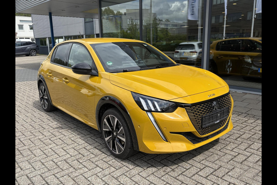 Peugeot e-208 EV GT 50 kWh | 7800 KM | Stoelverwarming | Adaptive Cruise | Dodehoeksensoren | LM Winterset