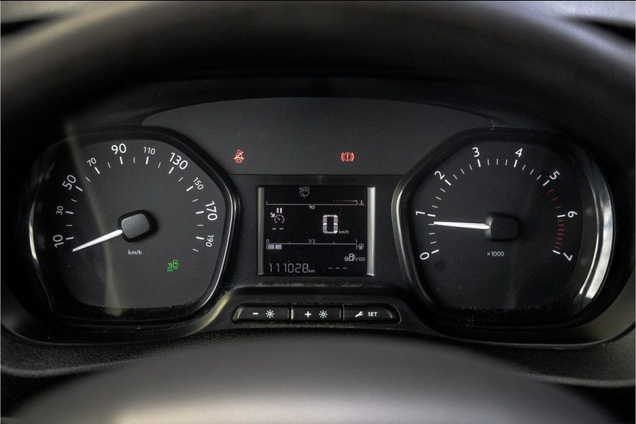 Peugeot Expert 2.0 BlueHDi 145PK | L2H1 | 3-Zits | 1e Eigenaar | Cruise | PDC | Airco | Trekhaak | Imperiaal
