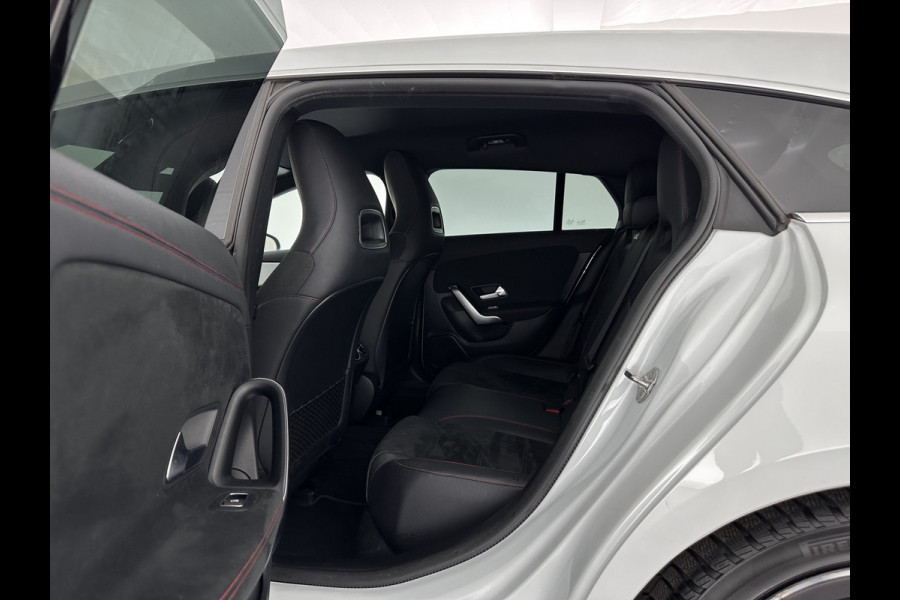 Mercedes-Benz CLA-Klasse Shooting Brake 200 Business Solution AMG (INCL.BTW) Aut. *LEATHER-MICROFIBRE | FULL-LED | HEATED-SPORTSEATS | WIDESCREEN-DIGICOCKPIT | DAB+ | NAVI-FULLMAP | CAMERA | PRIVACYGLASS | SHIFT-PADDLES | 18''ALU*