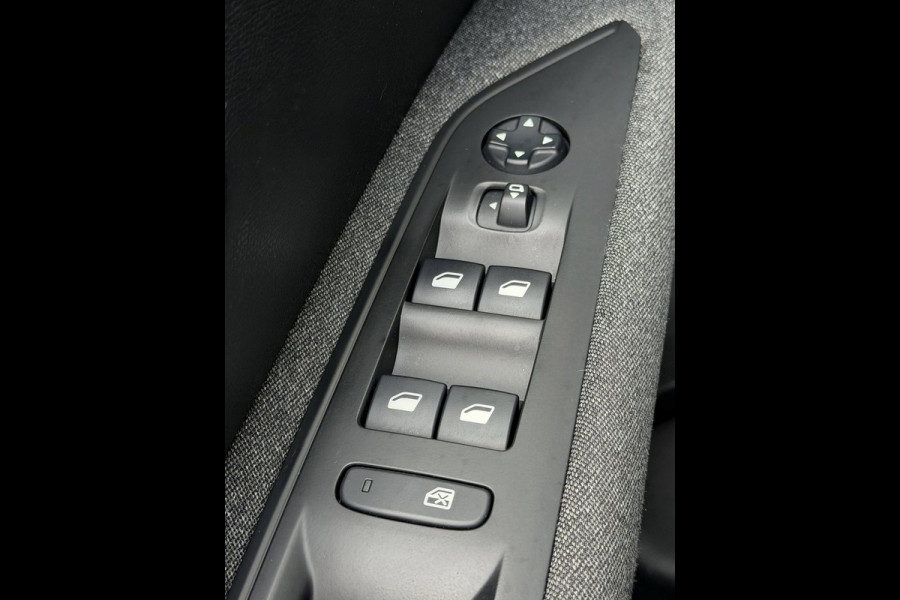 Peugeot 3008 1.2 PureTech Active Business - Automaat - 66.000 KM - Navigatie / Apple CarPlay I Airco I LED I Dealer onderhouden