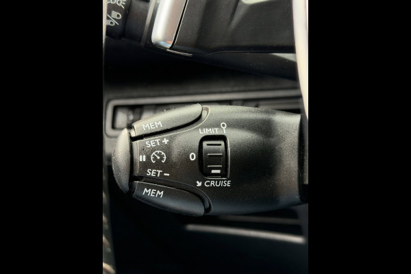 Peugeot 3008 1.2 PureTech Active Business - Automaat - 66.000 KM - Navigatie / Apple CarPlay I Airco I LED I Dealer onderhouden