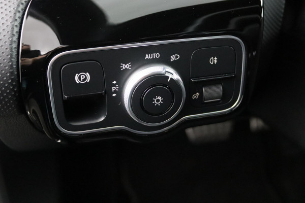 Mercedes-Benz A-Klasse 180 Business Solution AMG*NAVI*CAM*CRUISE*LED*TEL*