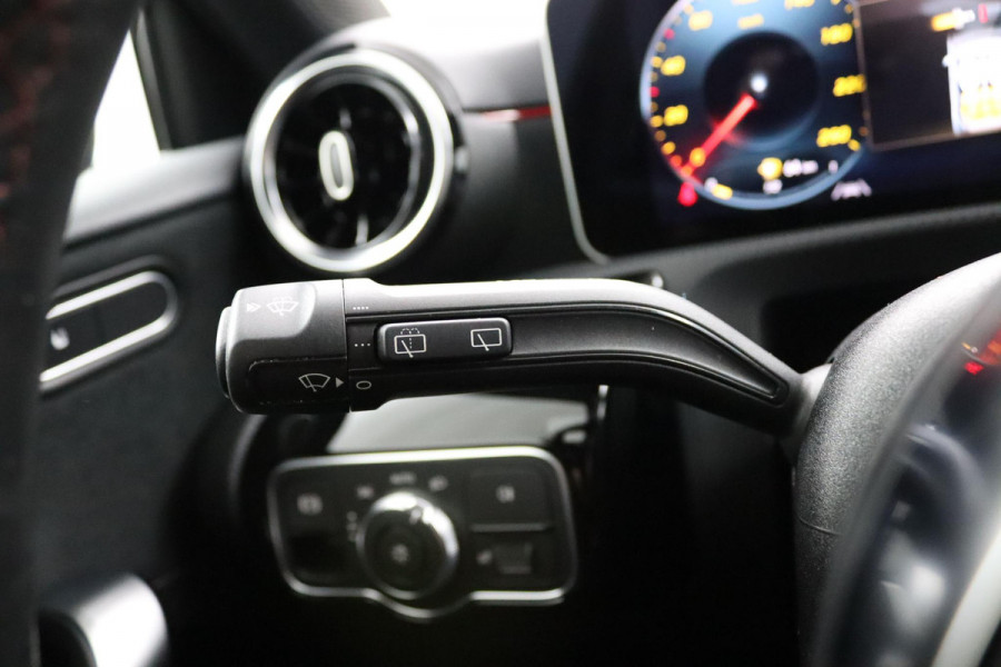 Mercedes-Benz A-Klasse 180 Business Solution AMG*NAVI*CAM*CRUISE*LED*TEL*