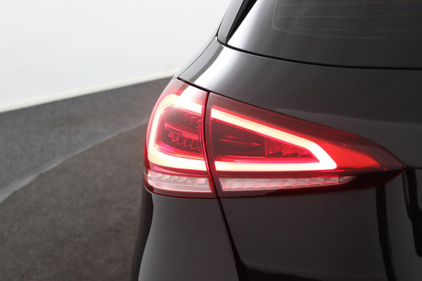 Mercedes-Benz A-Klasse 180 Business Solution AMG*NAVI*CAM*CRUISE*LED*TEL*