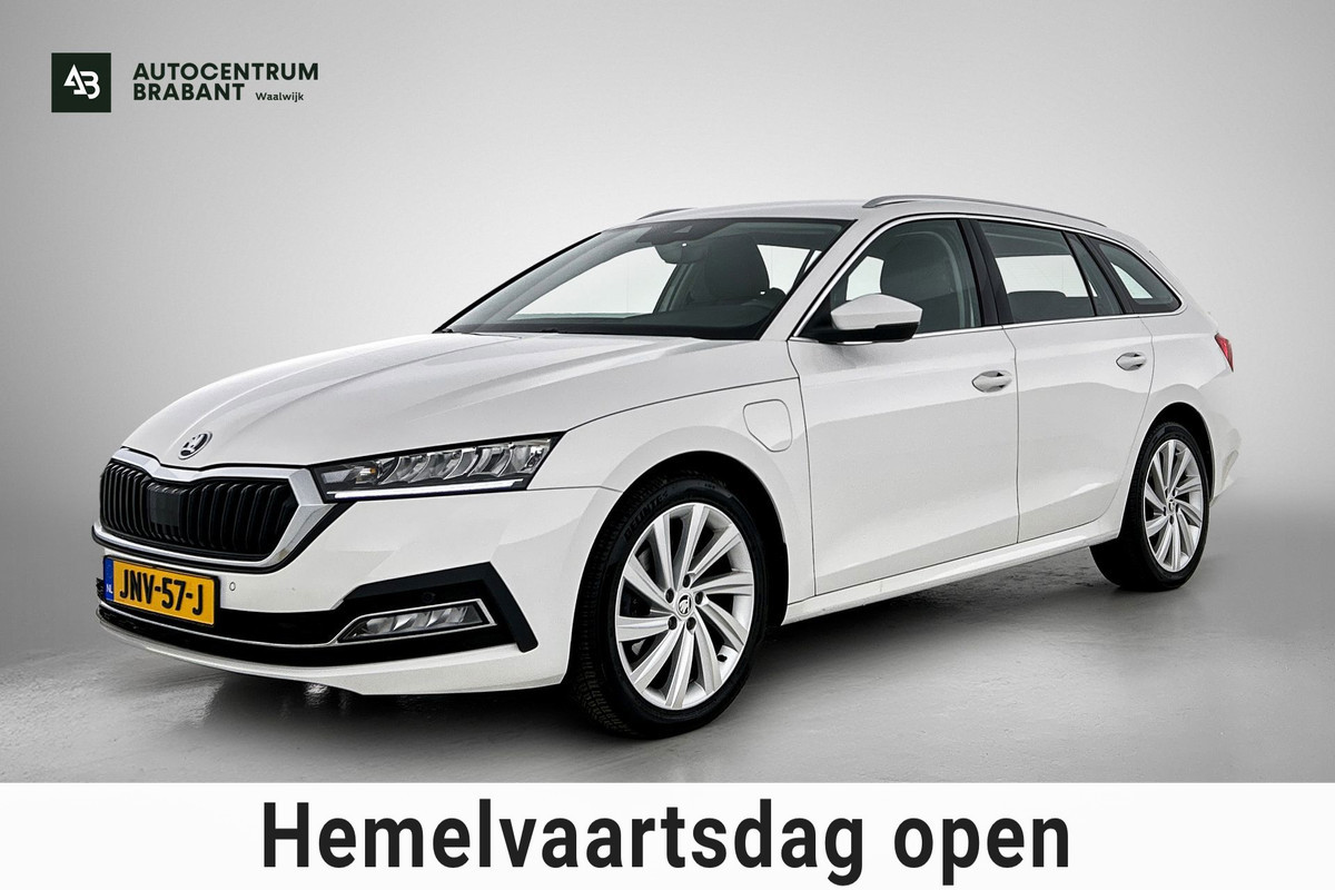 Škoda Octavia Combi 1.4 TSI iV PHEV Sportline Business(Goed OnderH, Carplay/ Android, Camera, Elektrische Stoelen, StoelV, Etc)