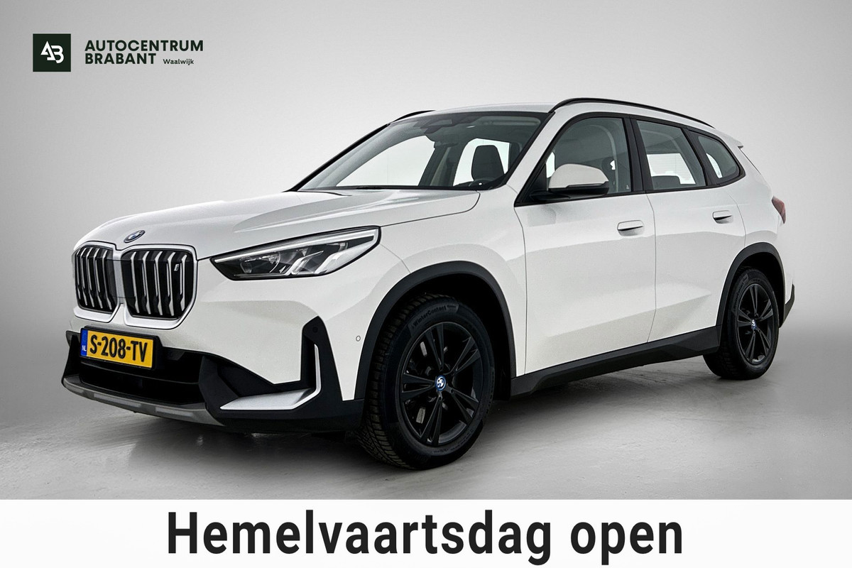 BMW iX1 XDrive30 Launch Edition 67 kWh(NL-auto, 1e Eig, Dealer OnderH, Navi, Leder, Climate Con, Etc)