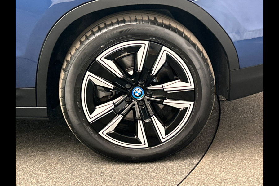 BMW iX3 Executive 80kWh | SOH 100% | Panoramadak | Adaptive-cruise | Leder | Stoelverwarming | Carplay | Camera |