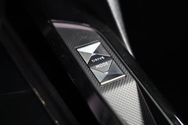 DS DS 3 Crossback E-Tense PERFORMANCE AVM VIRTUAL NAVI HEADUP CLIMA STOELVW PARKASS. "20