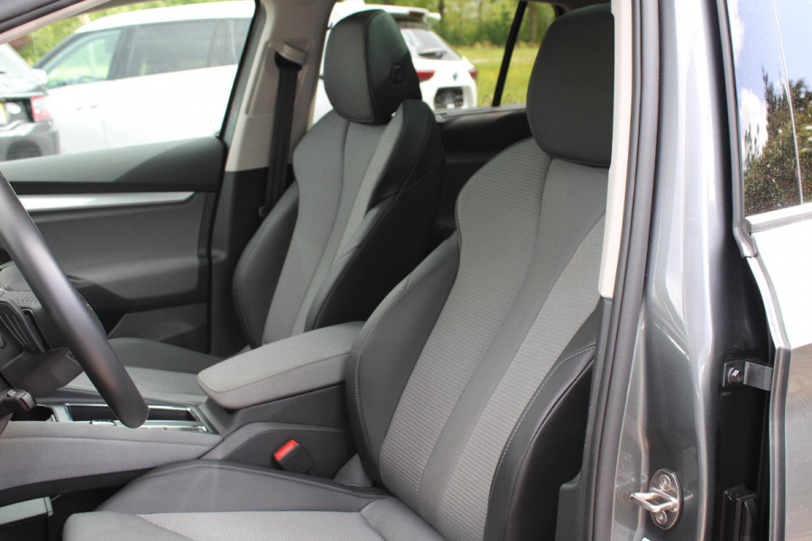 Škoda Enyaq 60 Business Edition | 29.500 km | Virtual Cockpit | Navigatie | Panorama-Dak | Stoelverwarming | Elektr. Stoelen met Geheugen