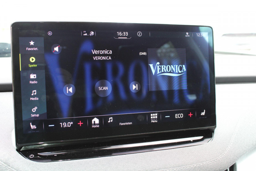 Škoda Enyaq 60 Business Edition | 29.500 km | Virtual Cockpit | Navigatie | Panorama-Dak | Stoelverwarming | Elektr. Stoelen met Geheugen