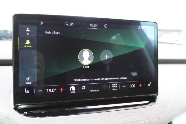 Škoda Enyaq 60 Business Edition | 29.500 km | Virtual Cockpit | Navigatie | Panorama-Dak | Stoelverwarming | Elektr. Stoelen met Geheugen