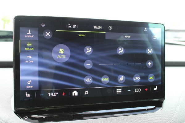Škoda Enyaq 60 Business Edition | 29.500 km | Virtual Cockpit | Navigatie | Panorama-Dak | Stoelverwarming | Elektr. Stoelen met Geheugen