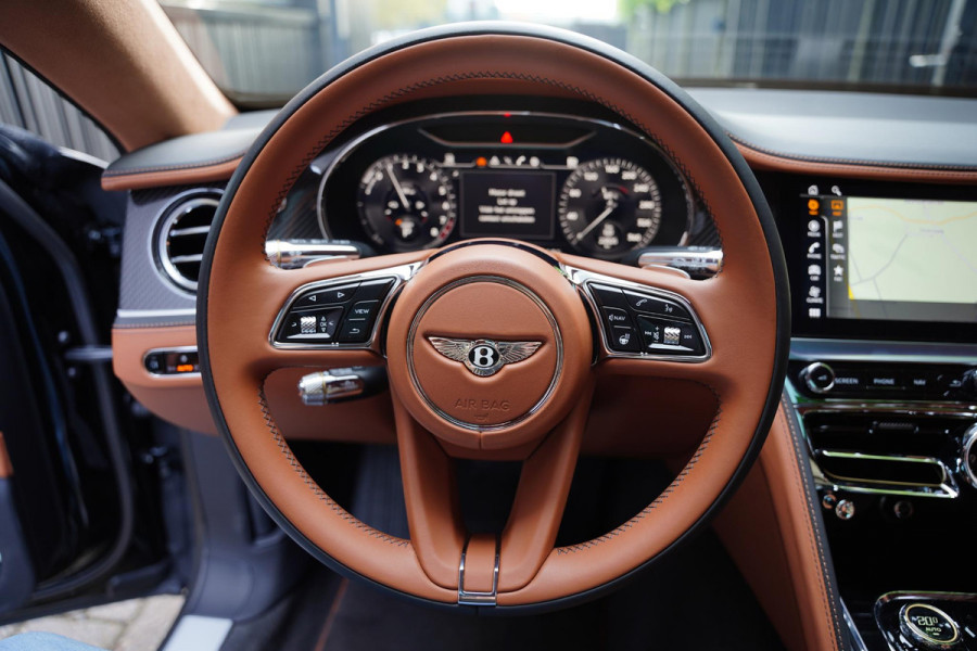 Bentley Flying Spur 2.9 V6 Hybrid Azure / Touring Pack / Panoramaroof / NAIM / Carbon