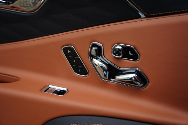 Bentley Flying Spur 2.9 V6 Hybrid Azure / Touring Pack / Panoramaroof / NAIM / Carbon