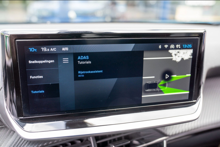 Peugeot e-2008 EV Allure Avantage 54 kWh|Prijs rijklaar incl 12 mnd garantie|Clima Cruise Carplay Privacy glass