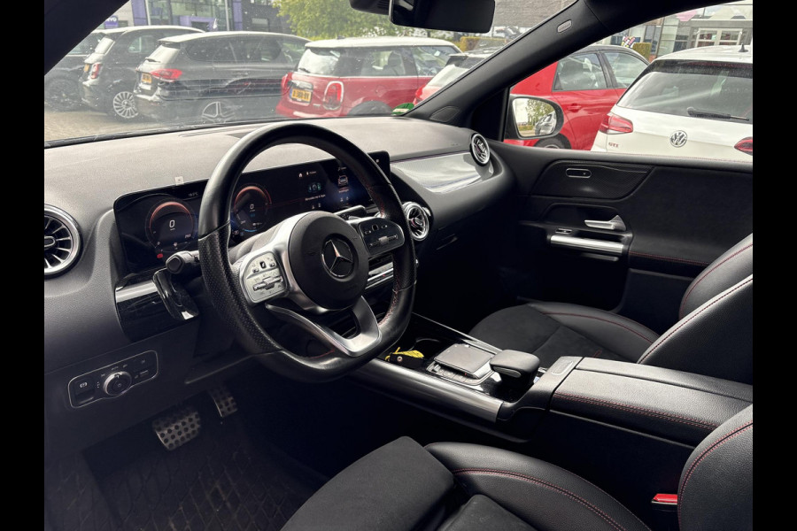 Mercedes-Benz B-Klasse 250 e AMG Line | 218pk PHEV | Wegklapbare Trekhaak | Stoelverwarming | Adaptive cruise control | Getint glas