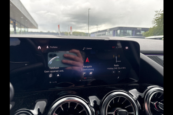 Mercedes-Benz B-Klasse 250 e AMG Line | 218pk PHEV | Wegklapbare Trekhaak | Stoelverwarming | Adaptive cruise control | Getint glas