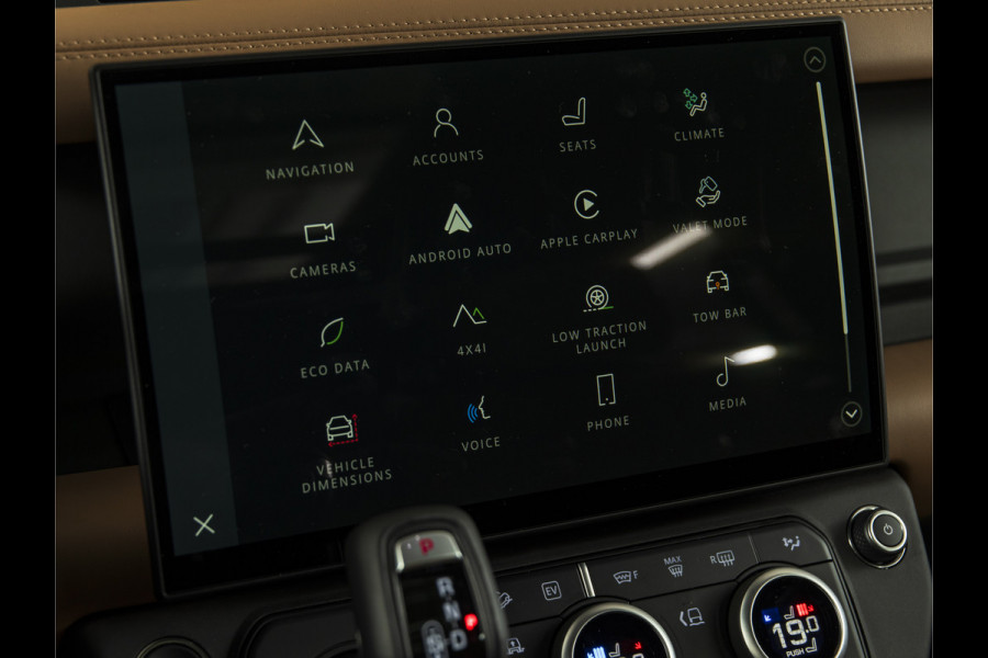 Land Rover Defender 110 2.0 P300e 110 X-Dynamic HSE MY26 | PANO | HUD | 22" | MERIDIAN 700W
