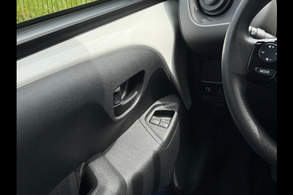 Peugeot 108 1.0 e-VTi Active| Radio| Airco| Start\Stop| Voorruitverwarming|