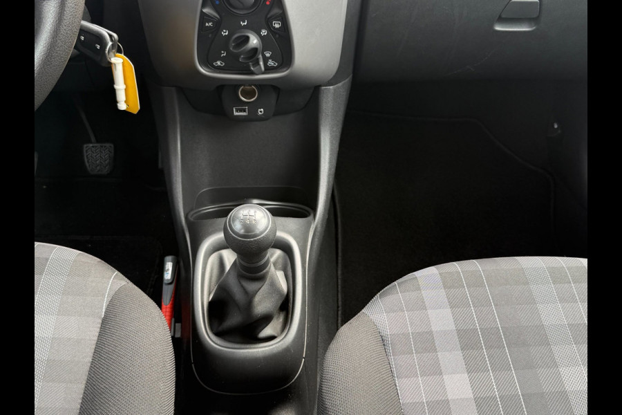 Peugeot 108 1.0 e-VTi Active| Radio| Airco| Start\Stop| Voorruitverwarming|