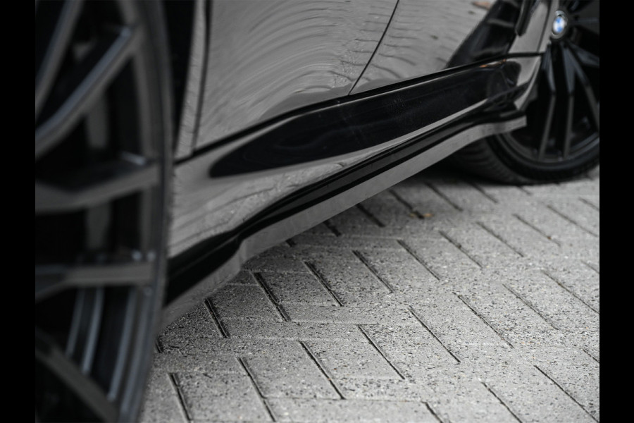 BMW X5 xDrive45e High executive M Sport | M-Seats | Luchtvering | Soft close | Comfort access | Trekhaak | Sky lounge |  Laser Light | Parking assistant plus | Head-Up | Night vision | Driving assistant prof. |