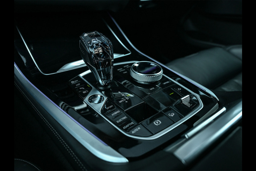 BMW X5 xDrive45e High executive M Sport | M-Seats | Luchtvering | Soft close | Comfort access | Trekhaak | Sky lounge |  Laser Light | Parking assistant plus | Head-Up | Night vision | Driving assistant prof. |