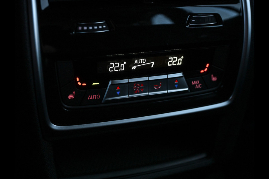 BMW X5 xDrive45e High executive M Sport | M-Seats | Luchtvering | Soft close | Comfort access | Trekhaak | Sky lounge |  Laser Light | Parking assistant plus | Head-Up | Night vision | Driving assistant prof. |