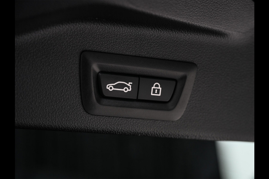 BMW X5 xDrive45e High executive M Sport | M-Seats | Luchtvering | Soft close | Comfort access | Trekhaak | Sky lounge |  Laser Light | Parking assistant plus | Head-Up | Night vision | Driving assistant prof. |