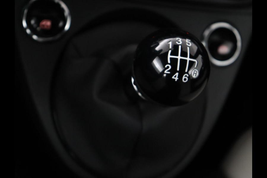 Fiat 500 1.0 Hybrid Dolcevita | Panoramadak | Half leder | Cruise control | Carplay | Climate control | Bluetooth | Lichtmetalen velgen