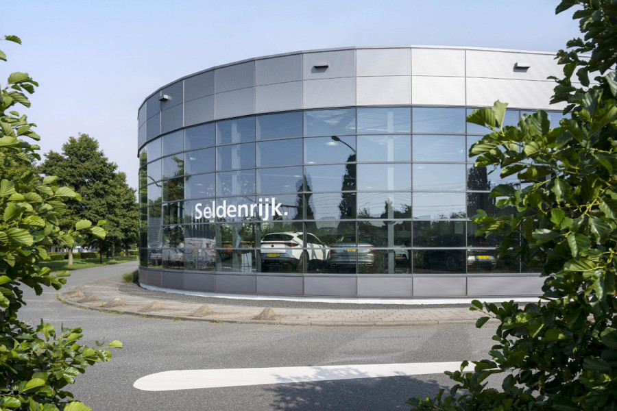 MG ZS EV Luxury 45 kWh | SOH 90,2% | Panoramadak | Leder | Stoelverwarming | Carplay | Side Assist | Adaptive cruise | Camera | Keyless | Navigatie