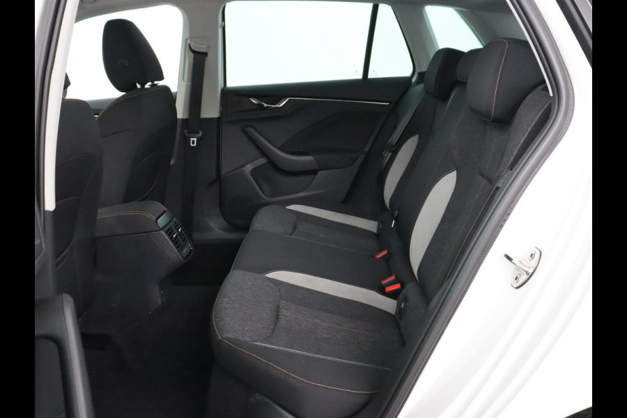 Škoda Kamiq 1.0 TSI Style | Automaat | Carplay | Keyless | Climate control | Full LED | Parkeerhulp | Cruise control | Bluetooth | Regensensor | Getint glas