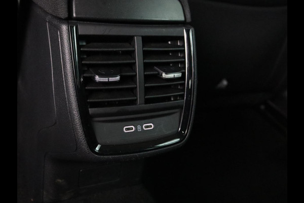 Škoda Kamiq 1.0 TSI Style | Automaat | Carplay | Keyless | Climate control | Full LED | Parkeerhulp | Cruise control | Bluetooth | Regensensor | Getint glas