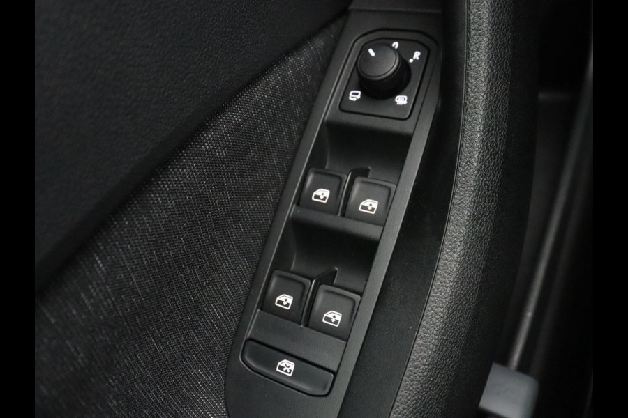 Škoda Kamiq 1.0 TSI Style | Automaat | Carplay | Keyless | Climate control | Full LED | Parkeerhulp | Cruise control | Bluetooth | Regensensor | Getint glas