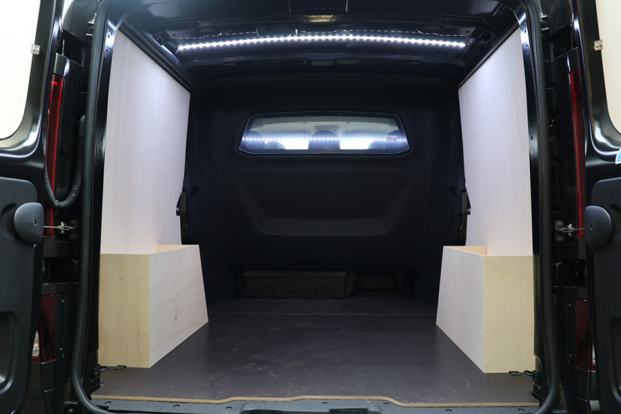 Renault Trafic 2.0 170 PK L2H1 DC | Dubbel Cabine | Navigatie | Blind Spot | Camera | CarPlay | Trekhaak | Stoelverwarming | Virtual Cockpit | 5-Zitter | Dubbel cabine | NAP Logisch | NL Auto