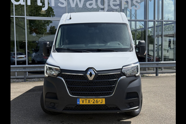 Renault Master T35 2.3 dCi 135 L2H2 | Navi | Carplay | Camera | Trekhaak | PDC