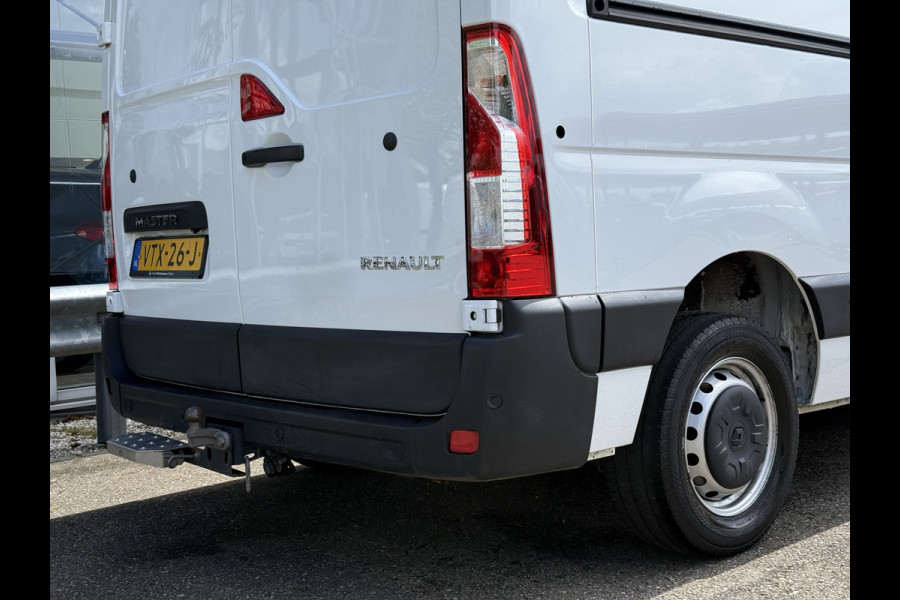 Renault Master T35 2.3 dCi 135 L2H2 | Navi | Carplay | Camera | Trekhaak | PDC