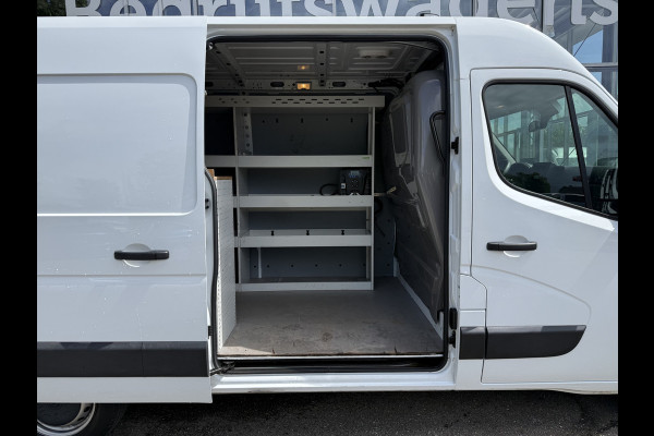 Renault Master T35 2.3 dCi 135 L2H2 | Navi | Carplay | Camera | Trekhaak | PDC